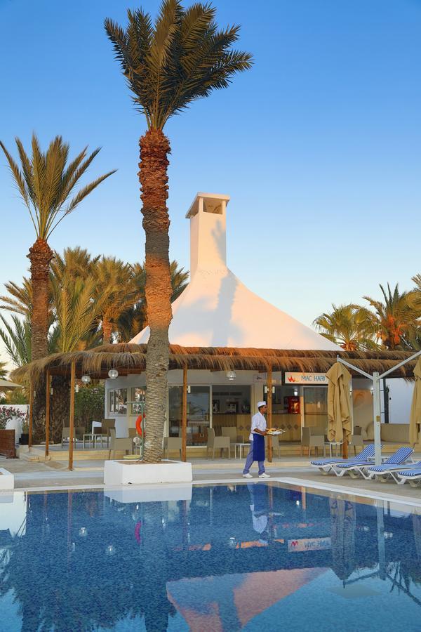 Hari Club Hotel 4*